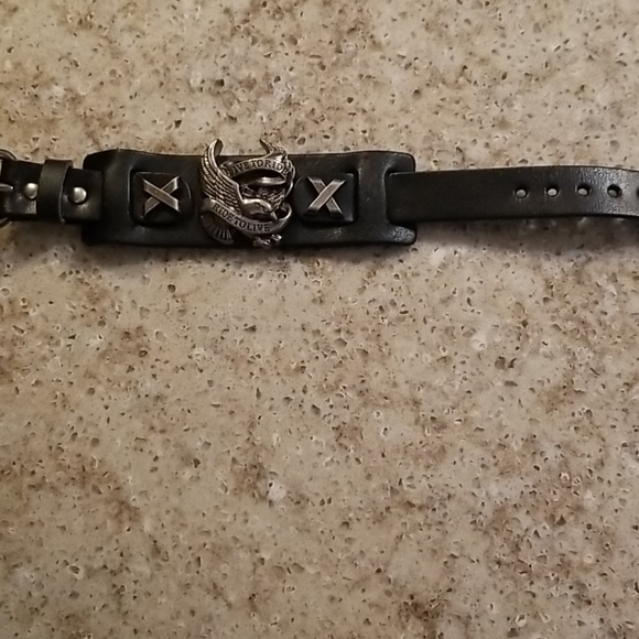 🎉HP🎉🆕️UNISEX black "Live to Ride" cuff bracelet - Picture 3 of 7
